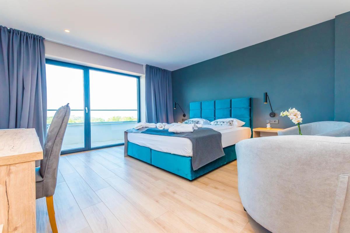 Hotel Delfin Lanterna Tar-Vabriga Zewnętrze zdjęcie