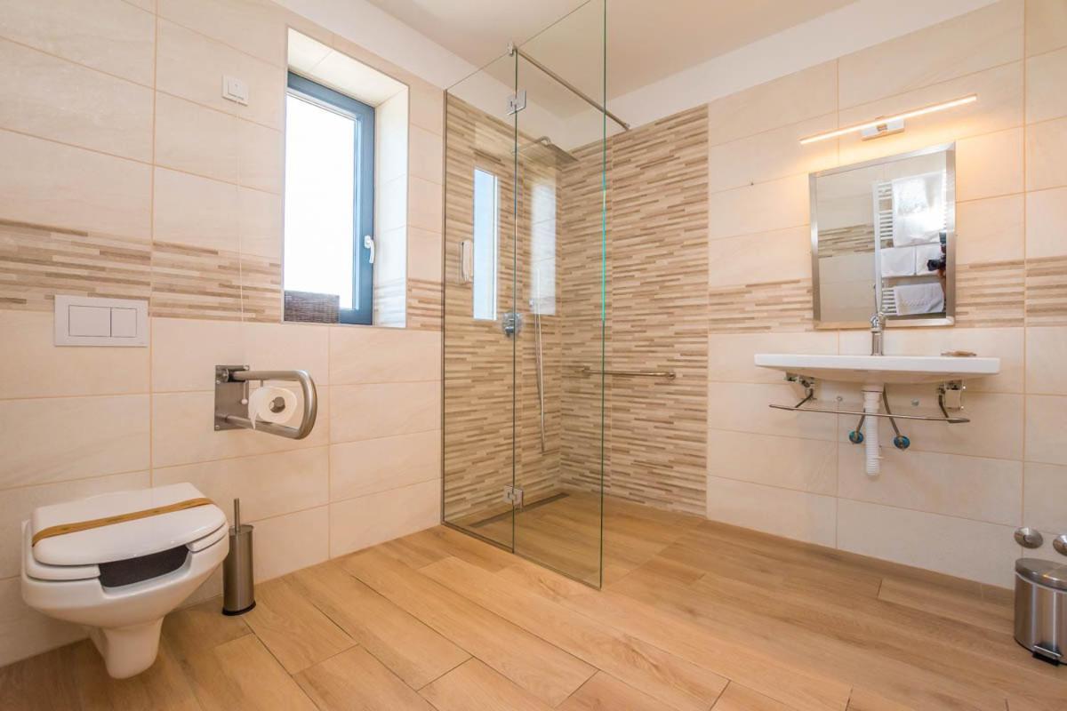 Hotel Delfin Lanterna Tar-Vabriga Zewnętrze zdjęcie