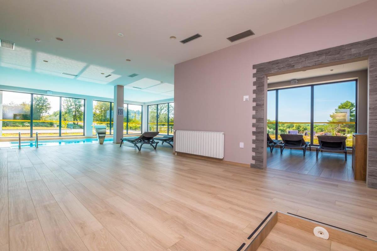 Hotel Delfin Lanterna Tar-Vabriga Zewnętrze zdjęcie