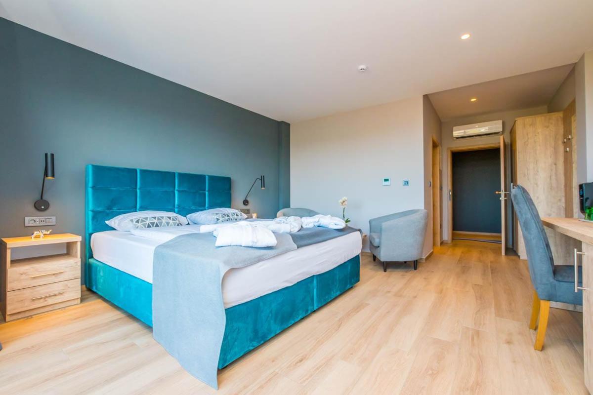 Hotel Delfin Lanterna Tar-Vabriga Zewnętrze zdjęcie