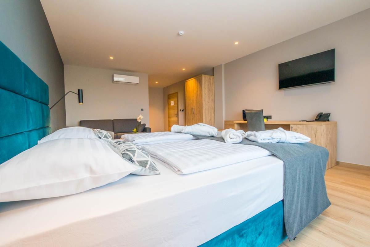 Hotel Delfin Lanterna Tar-Vabriga Zewnętrze zdjęcie