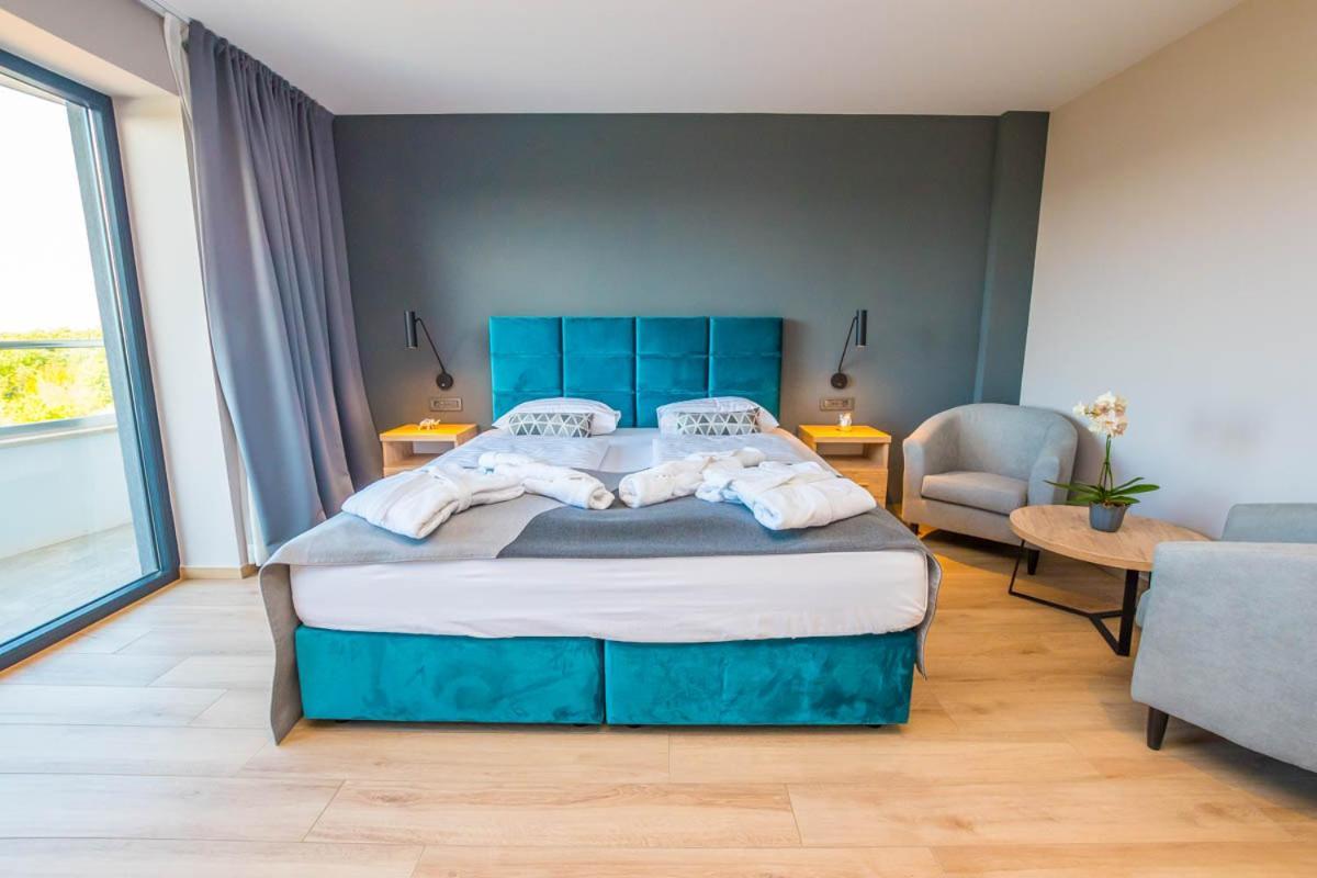 Hotel Delfin Lanterna Tar-Vabriga Zewnętrze zdjęcie