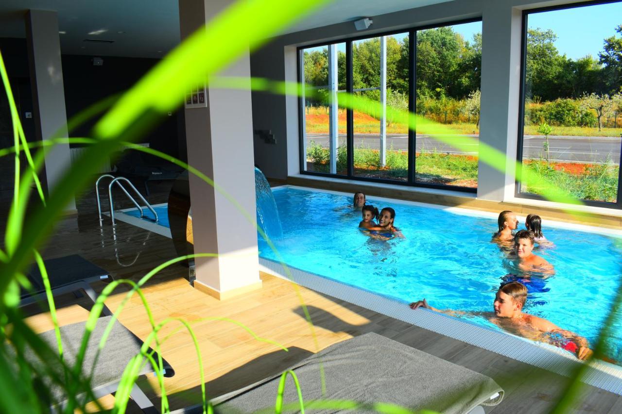 Hotel Delfin Lanterna Tar-Vabriga Zewnętrze zdjęcie